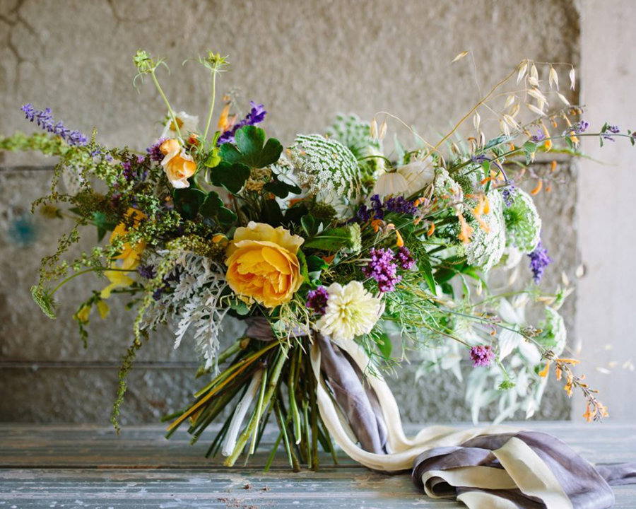Top 5 tips for planning your wedding flowers!